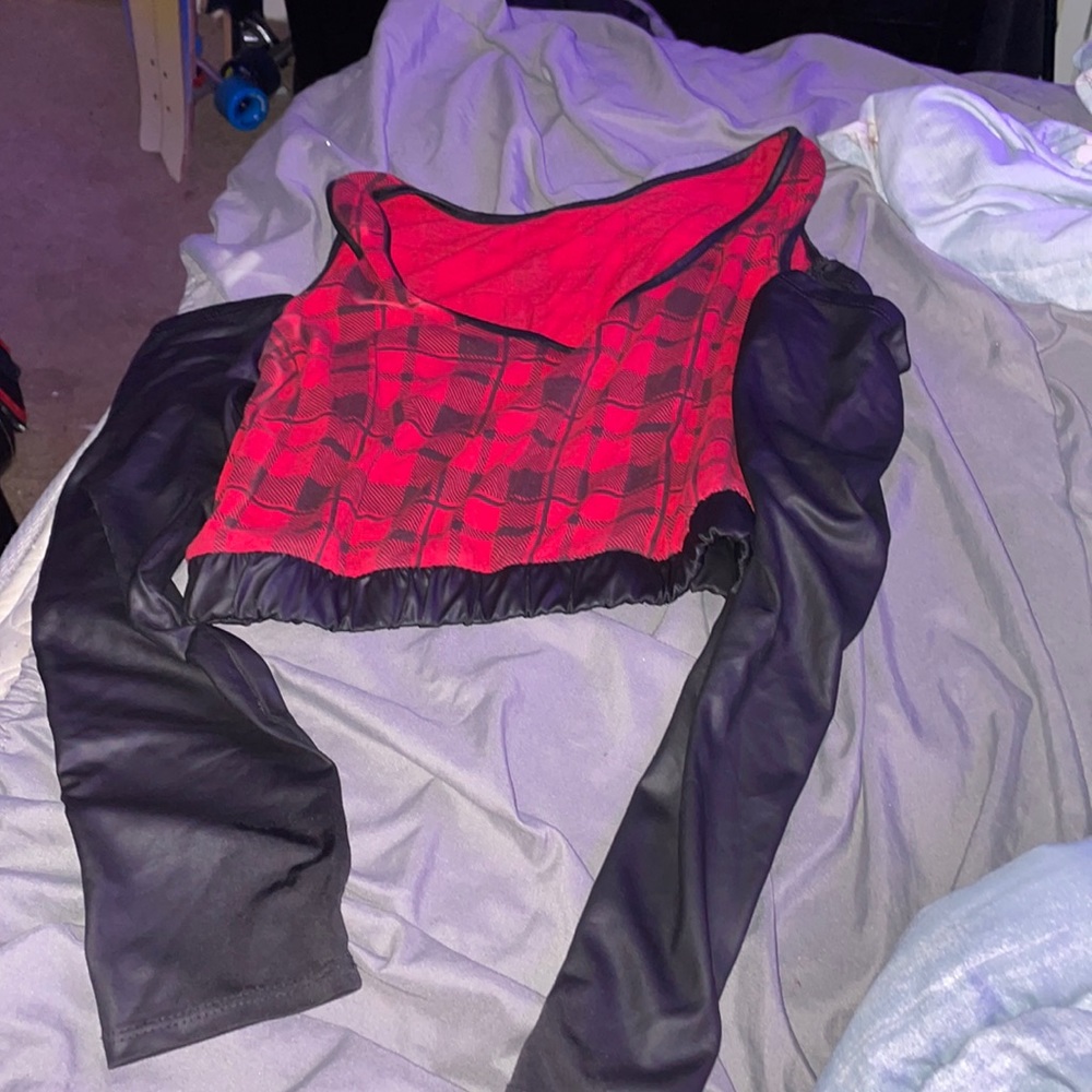 Off Shoulder Crop Top Plaid Red and Black S/M